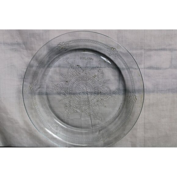 Fire King Glass Pie Plate w/ Beautiful Design - Picture 1 of 5